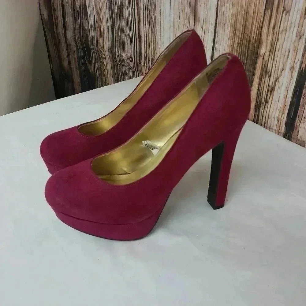 Heels‎ - Picture 3 of 9